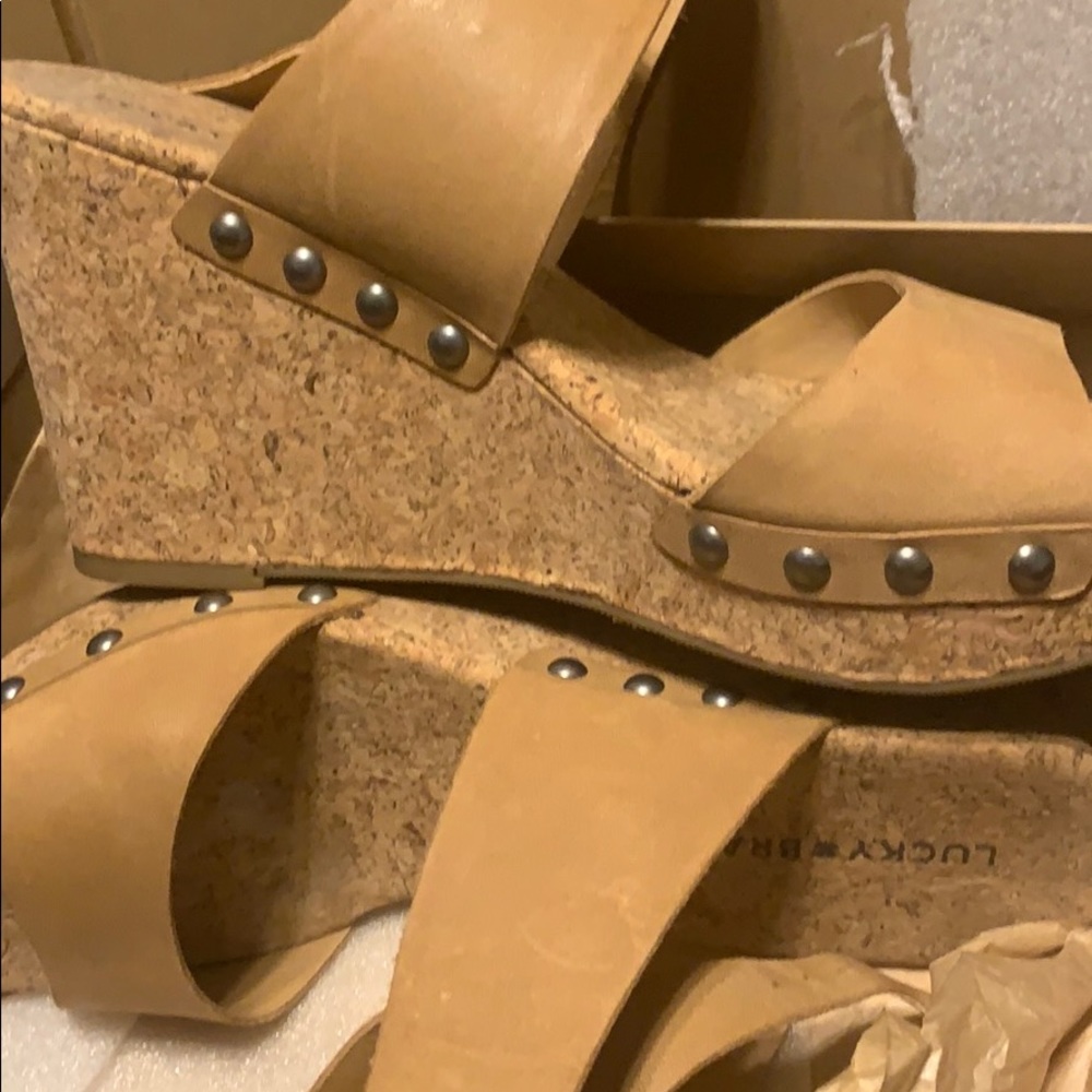 Platform sandals